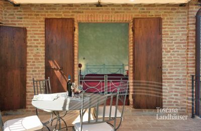 Landhus købe Asciano, Toscana, RIF 2992 Terrasse mit Blick in SZ