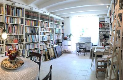 Zámeček na prodej Gémozac, Nouvelle-Aquitaine, Die Bibliothek mit Arbeitsplatz