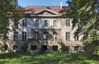 Slot købe Karczewo, województwo wielkopolskie, Bagudvendt