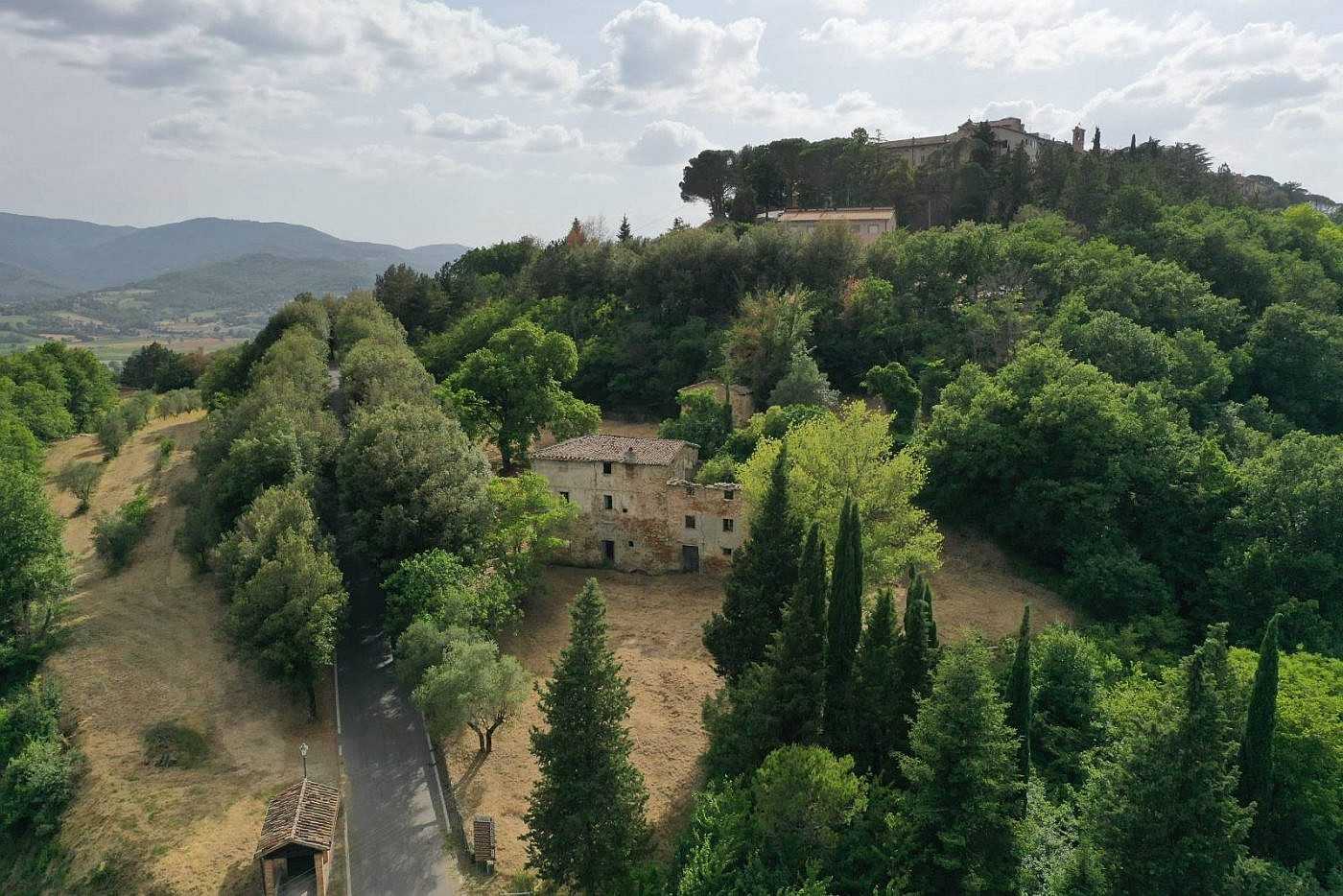 Billeder La Piaggia - Stately country house in need of renovation in Umbria