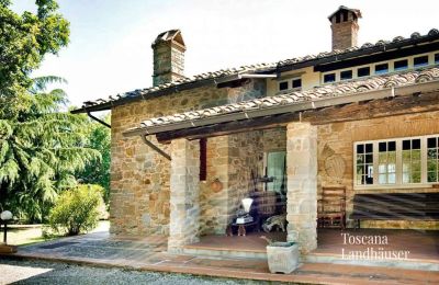Landhus købe Monte San Savino, Toscana, RIF 3008 Terrasse und Haus
