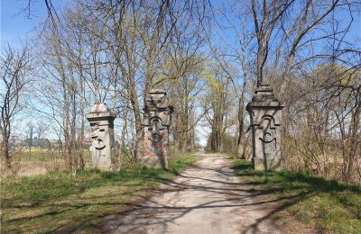 Historisk park købe Dębe Wielkie, Ruda, województwo mazowieckie, Indkørsel