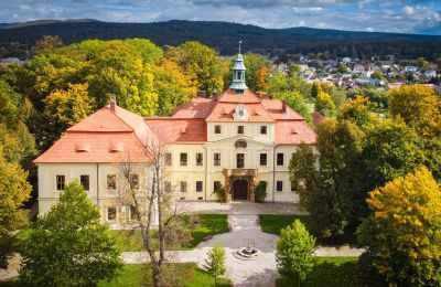 Ejendomme, Smuk slot i Mirošov, Vestbøhmen, Tjekkiet