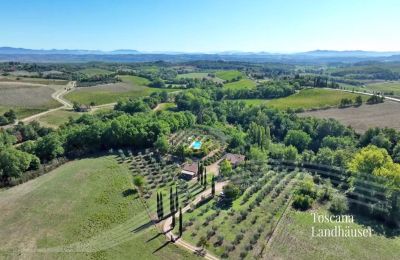 Landhus købe Chianciano Terme, Toscana, RIF 3061 Blick auf Anwesen