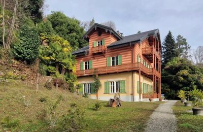 Historisk villa købe 28823 Ghiffa, Piemonte, Indkørsel