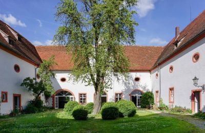 Nemovitosti, Krásný barokní zámek na prodej ve Středních Frankách, Bavorsko, Německo
