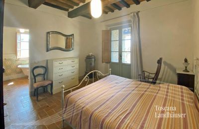 Landhus købe Cortona, Toscana, RIF 3085 Schlafzimmer 3 mit Blick in BZ