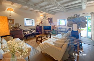 Landhus købe Loro Ciuffenna, Toscana, RIF 3098 Wohnbereich mit Zugang zum Garten