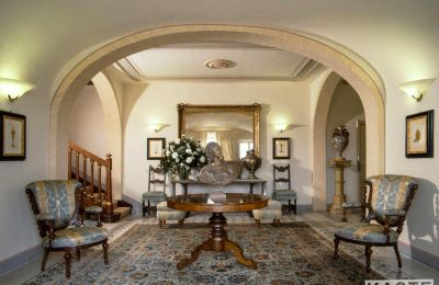 Historisk villa købe Lari, Toscana, Indgangshal