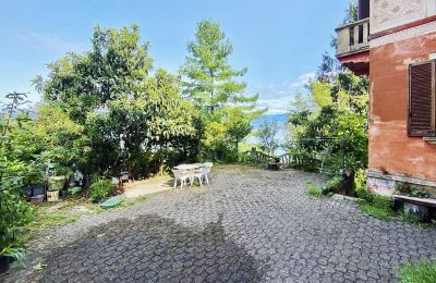 Historisk villa købe 28838 Stresa, Piemonte, Indre gårdhave