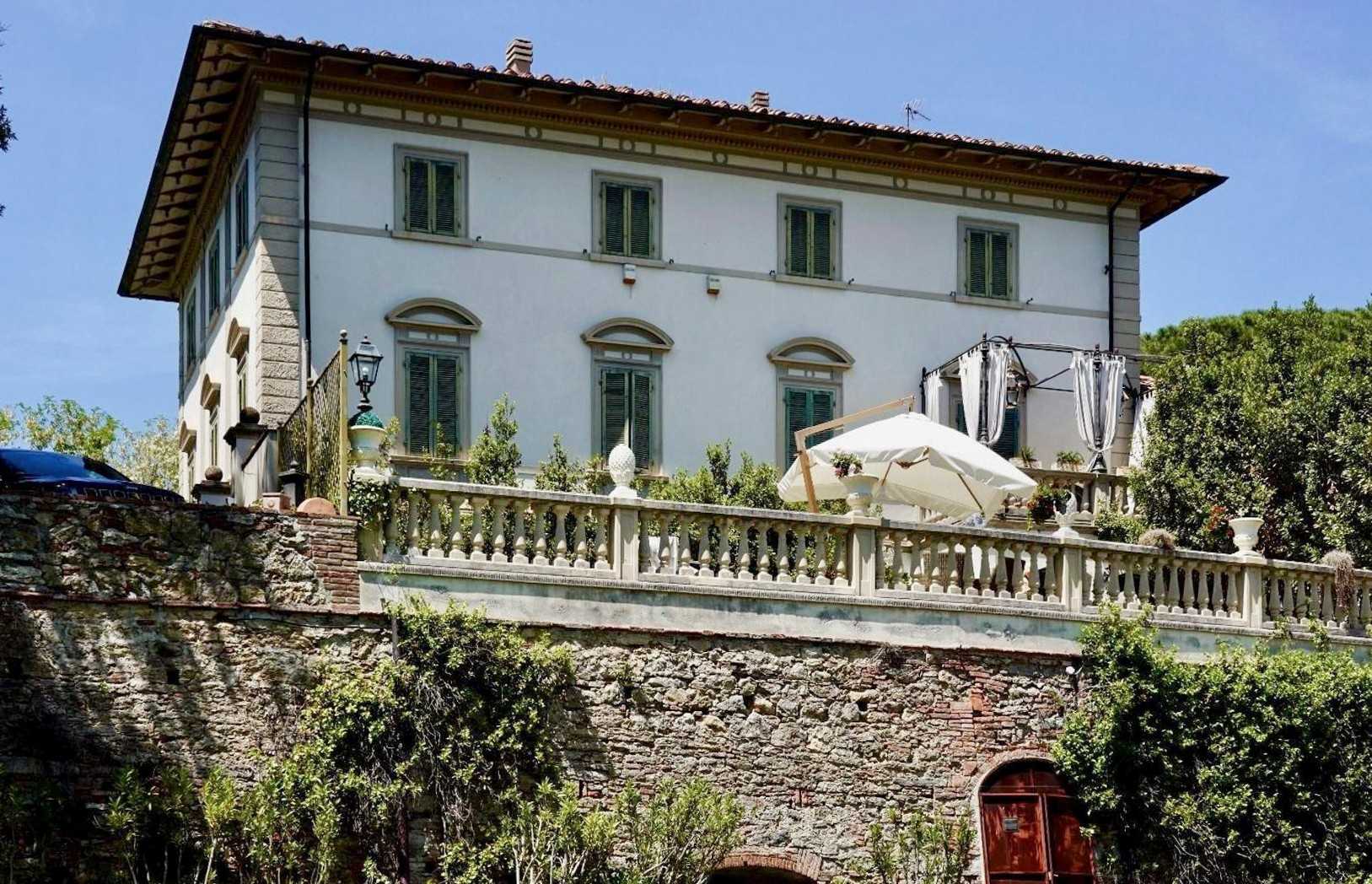 Billeder To boligenheder i eksklusiv fredet villa nær Pisa