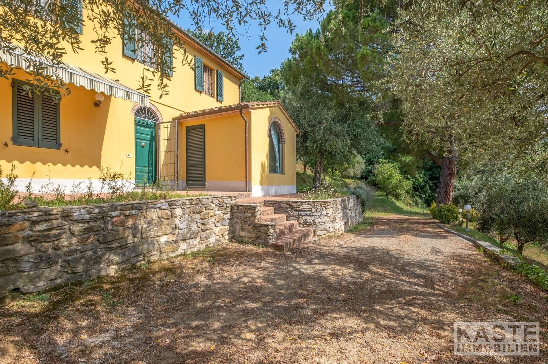 Billeder Renewed country house with olive grove in Vicopisano