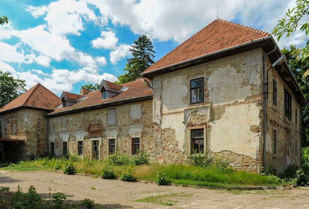 Obrázky Renesanční zámeček s parkem na východním Slovensku