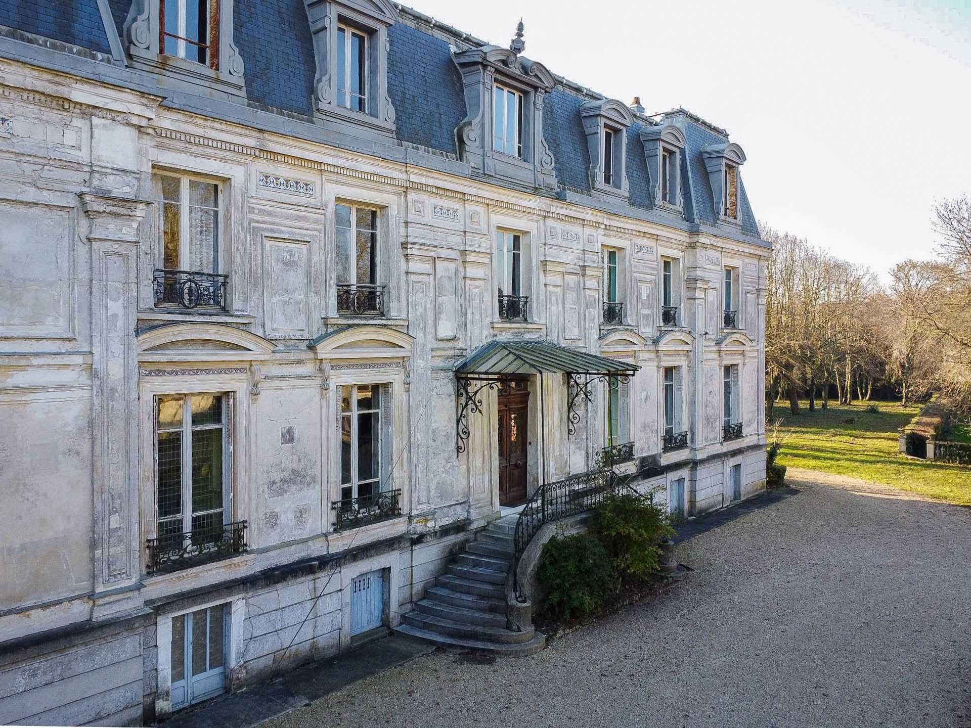 Billeder Neoklassisk slot nær Paris, 5 ha park