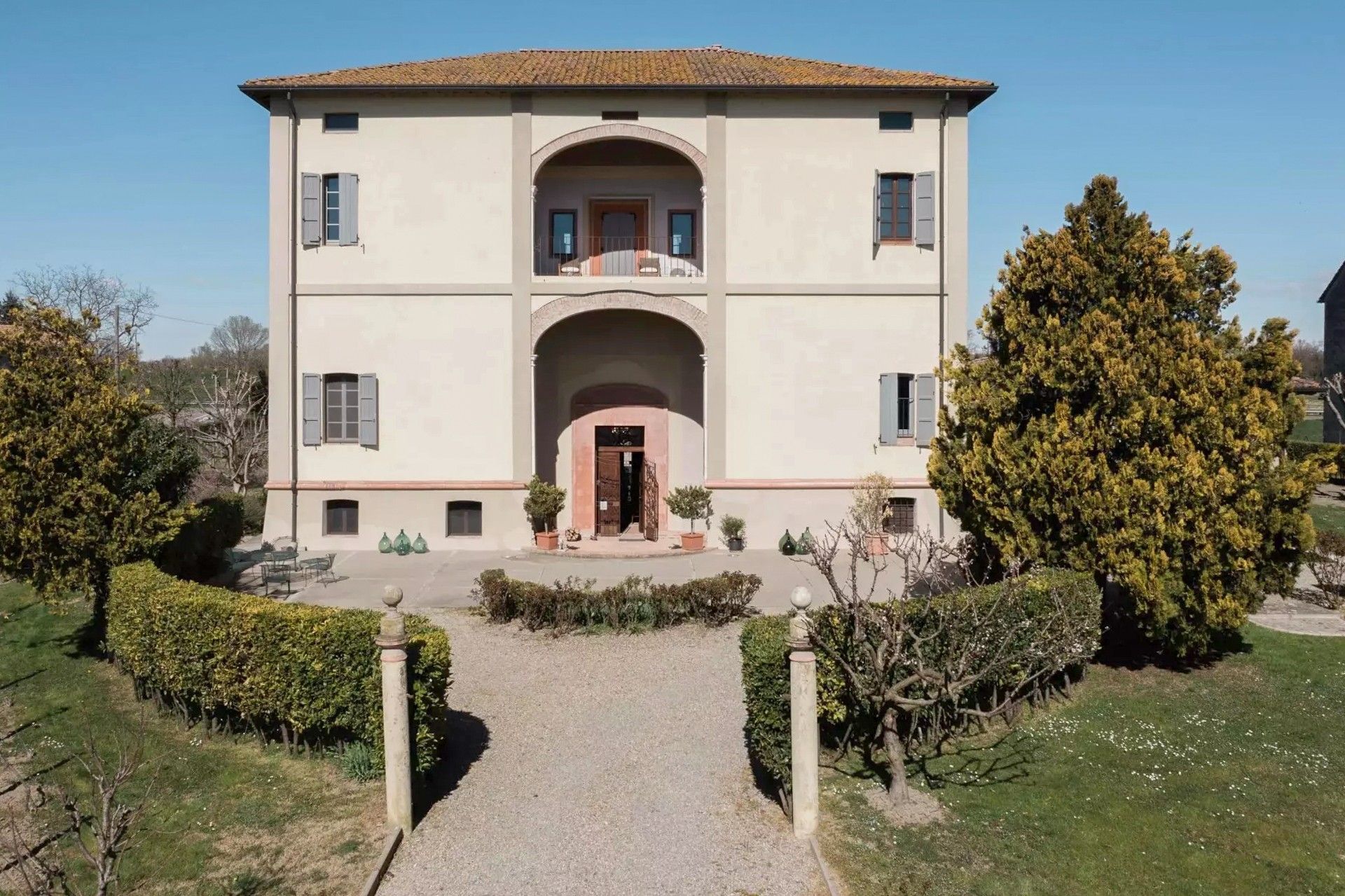 Billeder Villa med lille vingård nord for Parma