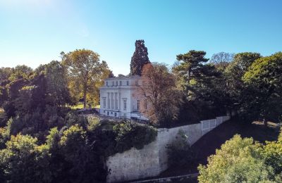 Zámek na prodej Louveciennes, Île-de-France, Pohled zezadu