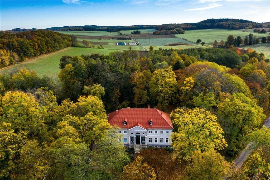 Nemovitosti, Sławnikowice, Polsko