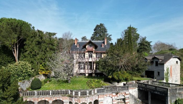 Historická vila na prodej Bagnères-de-Bigorre, Occitanie,  Francie