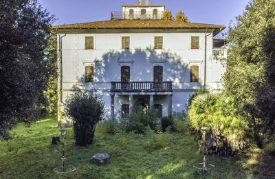 Historická vila na prodej Pontedera, Toscana, Zahrada