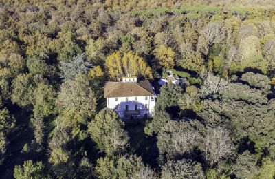 Historická vila na prodej Pontedera, Toscana, Pozemek