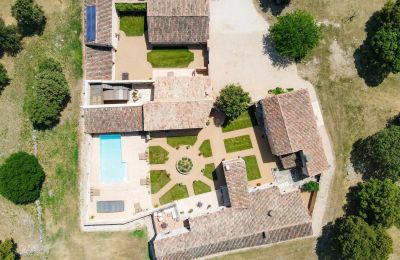 Historická nemovitost na prodej Occitanie, Foto z dronu