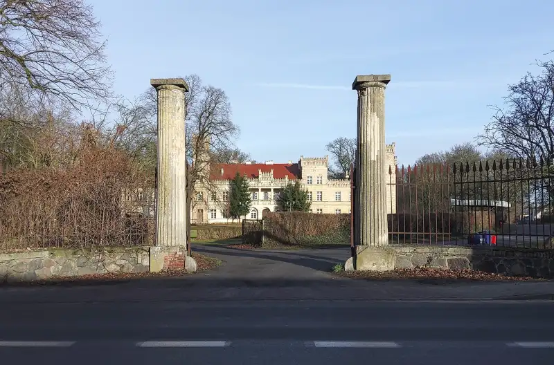 Zámek na prodej Gościeszyn, Velkopolské,  Polsko, 2