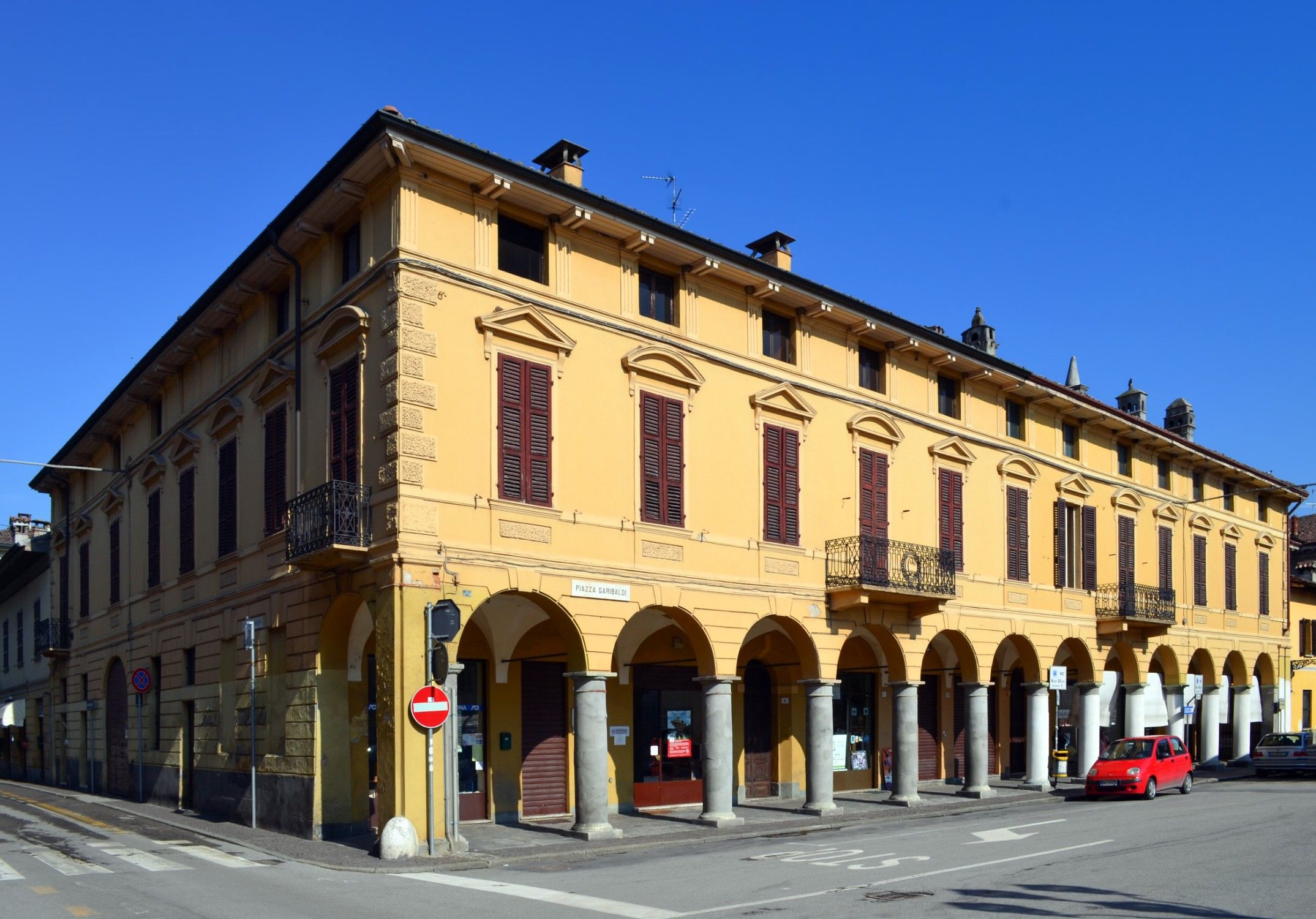 Obrázky Palác v severní Itálii, poblíž jezera Iseo a jezera Garda