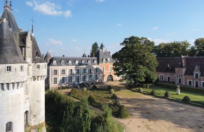 Zámek na prodej Chartres, Centre-Val de Loire, Pohled zvenku