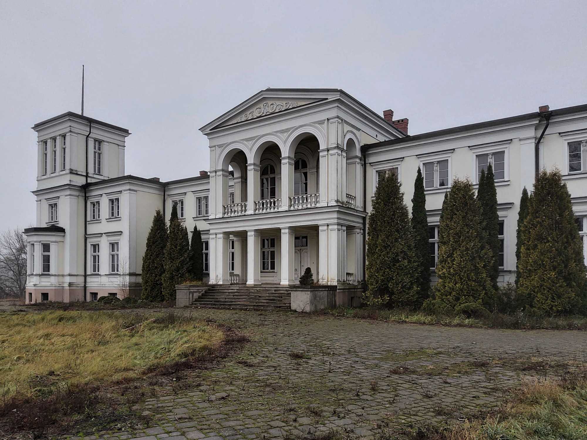 Billeder Klassicistisk slot i Wielkopolska