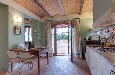 Hus købe Certaldo, Toscana, RIF2763-lang11#RIF 2763 Küche mit Zugang zur Terrasse