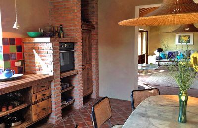 Landhus købe Montescudaio, Toscana, RIF 2185 Küche mit Blick zum Wohnbereich
