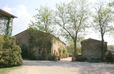 Landhus købe Arezzo, Toscana, RIF2262-lang4#RIF 2262 Haupthaus und Nebengebäude über Hof verbunden