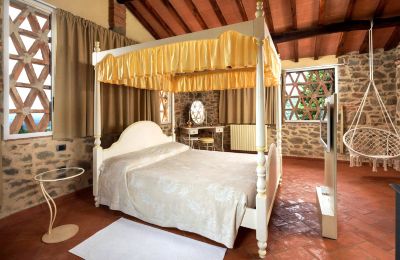 Venkovský dům na prodej Figline e Incisa Valdarno, Toscana, RIF 2966 Schlafzimmer ehem. Scheune