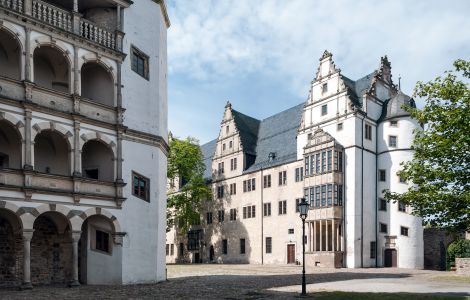 /pp/cc_by/thumb-deutschland-sachsen-anhalt-leitzkau-schloss.jpg