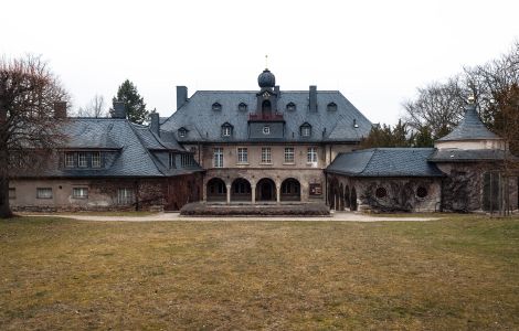 /pp/cc_by/thumb-deutschland-thueringen-saalfeld-villa-bergfried.jpg