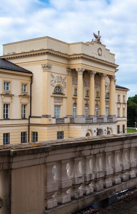 Mostowski-paladset i Warszawa, Warszawa