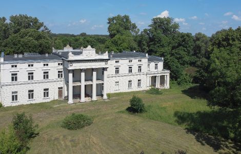 Manor in Głuchowo, Greater Poland